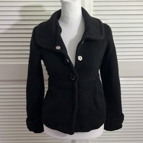 Cute black jacket - Picture 1 of 8